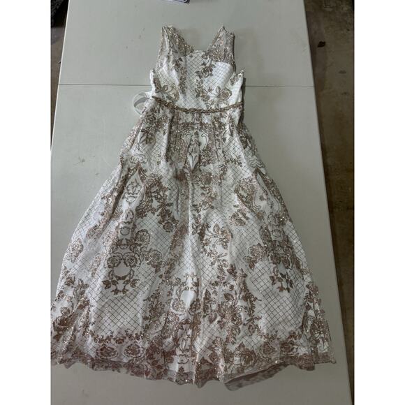 Lot of 7 Girl’s Dresses, Sized 4-8, assorted brands. Mint condition - Picture 1 of 7